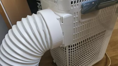Replacement flange for mobile air conditioner