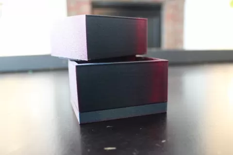 Stackable storage container