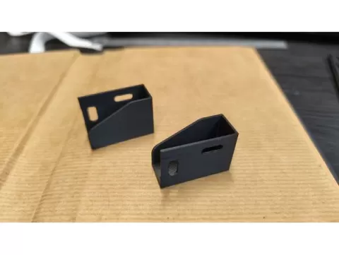 Strap support for e-reader