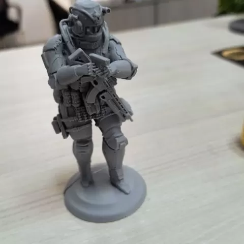 Imperial Vanguard — The Iron Legionary (Tactical Sallet Edition).«Сталь веков на службе будущего». Фигурка №7