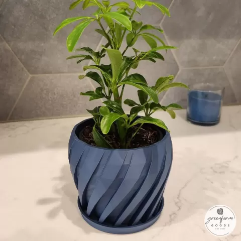 Geometric Twisting Planter
