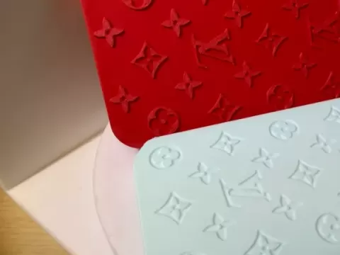 iphone17手机壳LV logo