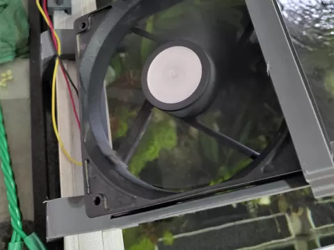 Ventilator aquarium holder