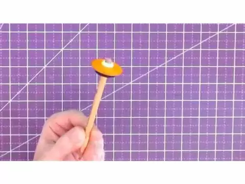 Through-hole simple UFO pencil topper
