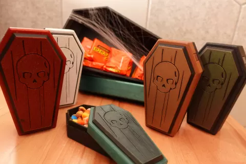 Twist Lock Coffin