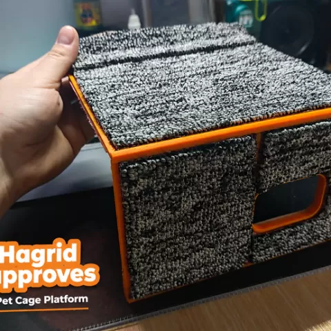 Pet cage platform