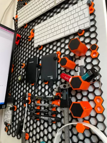 Honeycomb storage wall