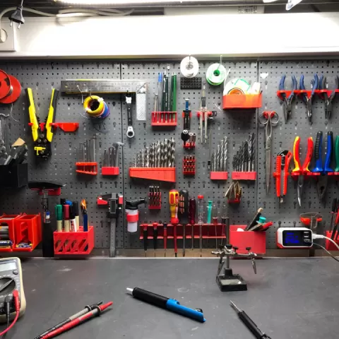 Toolholder by Oliver