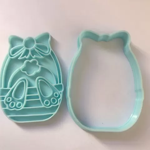 COOKIE CUTTER RABBIT IN THE BASKET
