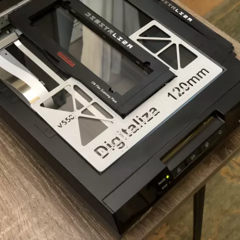Adapter for Digitaliza Film Holder to Epson v500/v550/v600 Scanners by Thomas Barr