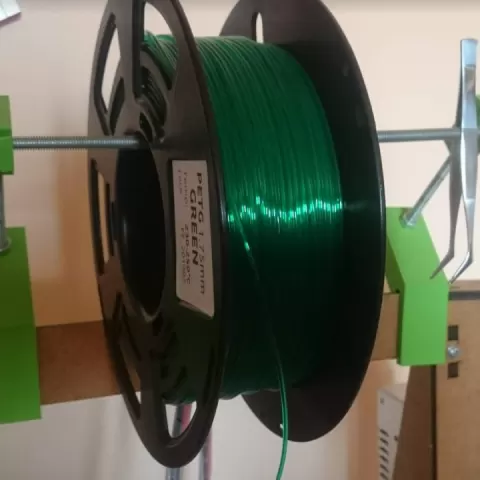 3D printer filament support by Simedru Florin