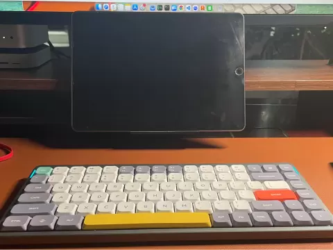 Hidden iPad/monitor Shelf Stand | Cleanest Setup