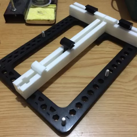 PCB holder by bazaar.lee