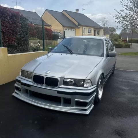 E36 BOMEX FRONT BUMPER 1/1