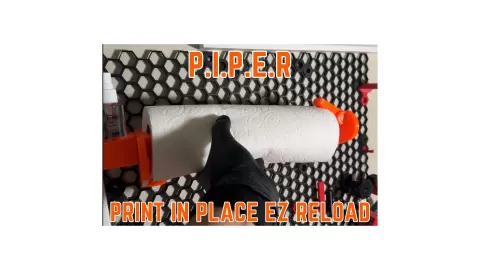 PIPER paper towel holder