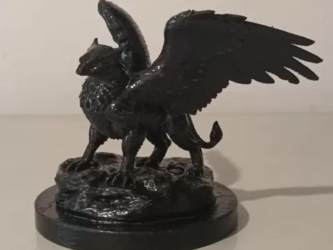 Majestic Griffin Statue – Fantasy Sculpture