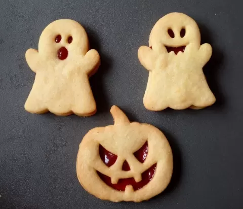 Halloween cookie cutter pumpkin and ghost