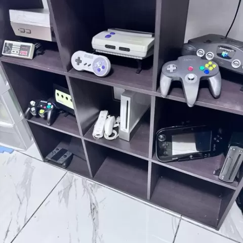 Bases for consoles