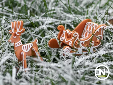 Gingerbread Santa's Sleigh Kit Cards