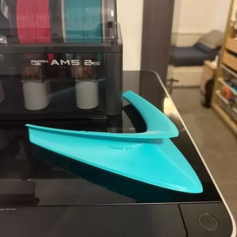 Wave deflector