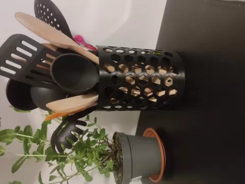 KITCHEN UTENSILS HOLDER