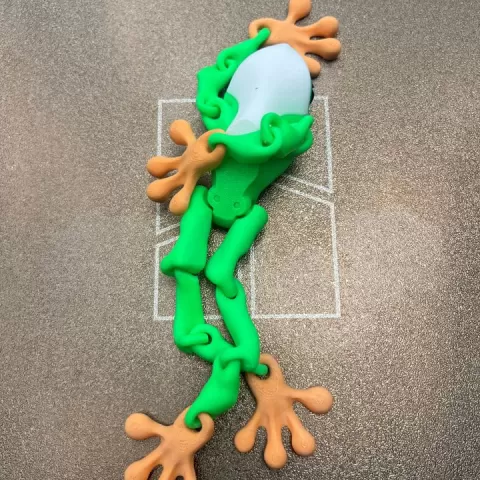 FLEXI SLEEPY FROG by MELS 3D LABS