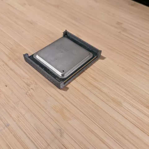 LGA 2011-0 Stackable CPU protector by Aryan Eimermacher