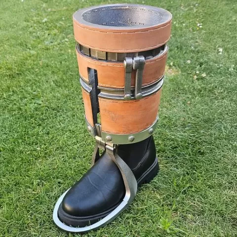 Hiccup's Leg Prosthesis - Cosplay Tutorial & 3D Files