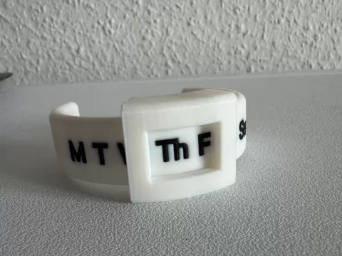 Bottle Week Days Tracker Ring