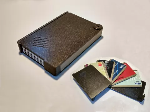 Fan-Out Card Wallet