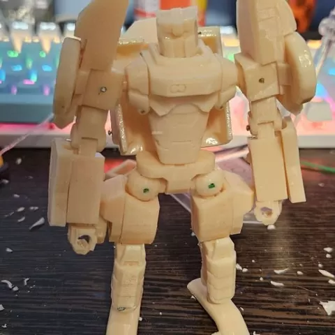 transformers idw mtmte Tailgate Transformable Articulated