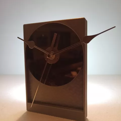 Minimalistic Hard Disk Clock by Francesco Meloni