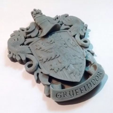 Gryffindor Coat of Arms Wall/Desk Display - Harry Potter by Andrew Forster