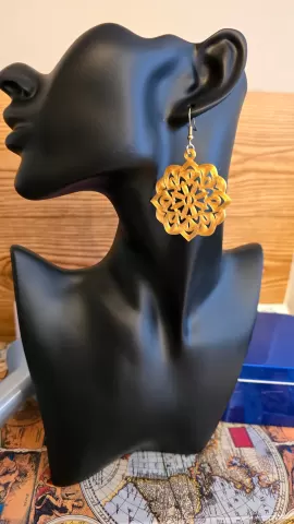 Sunlit Eyelet