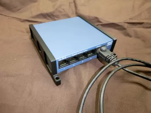 TP-LINK Ethernet Hub (LS105G) HOLDER