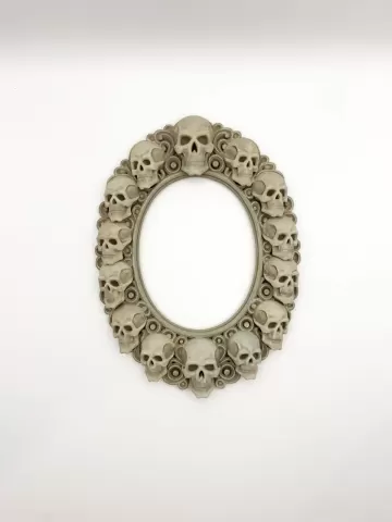 Skulls Frame