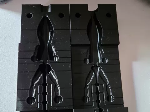 6 Inch Salamander Injection Mold