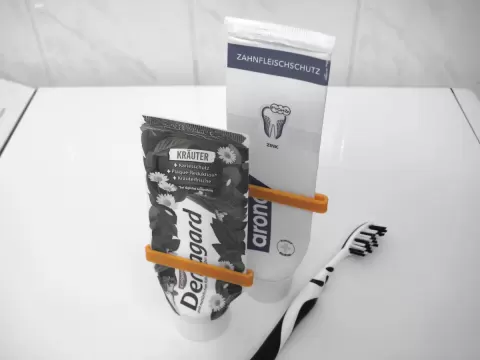 Toothpaste Squeezer