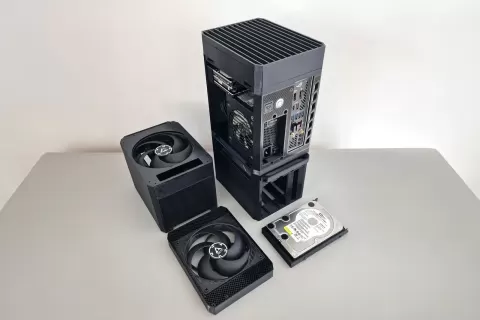 NAS ITX PC Case with stackable expansions [MODCASE MASS]