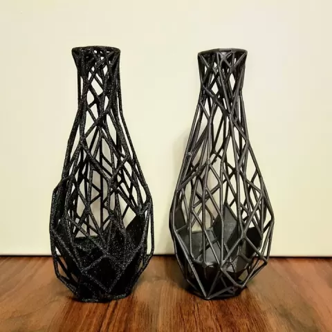 Voronoi Skeleton Vase by Daniel Hultgren