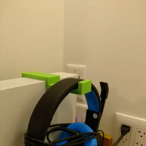 XBOX mountable headset holder (Basic) by Matt Spaustat