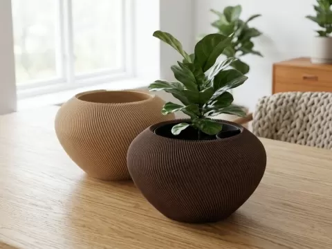 Planter with Controlled Watering Insert