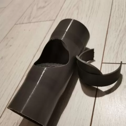 Leaf filter - downspout with plug