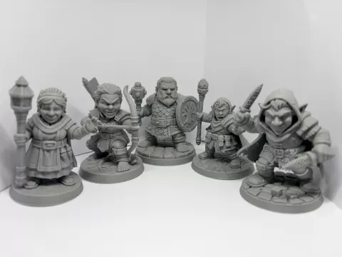 The Bramblefoot Fellowship - 5 Halfling Miniatures