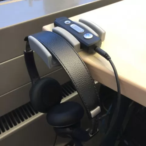Headset holder for desk top by Rayko Schmidt