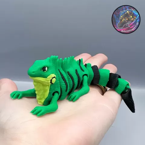 Baby Flexi Iguana Keychain