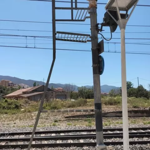 RENFE railway traffic light, H0 scale