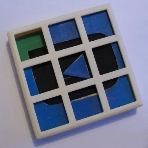 2 layers sliding puzzle by Andreu Aliu