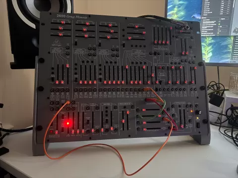 Desktop Stand for Behringer 2600