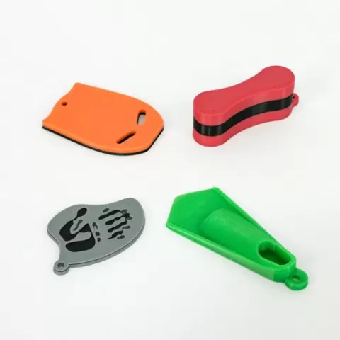 SWIM ACCESSORY KEYCHAINS SET